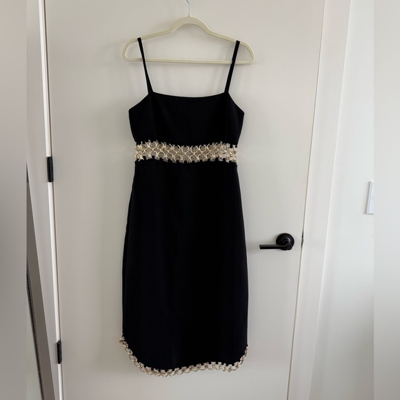 Alexis Tale Dress - Picture 4 of 6